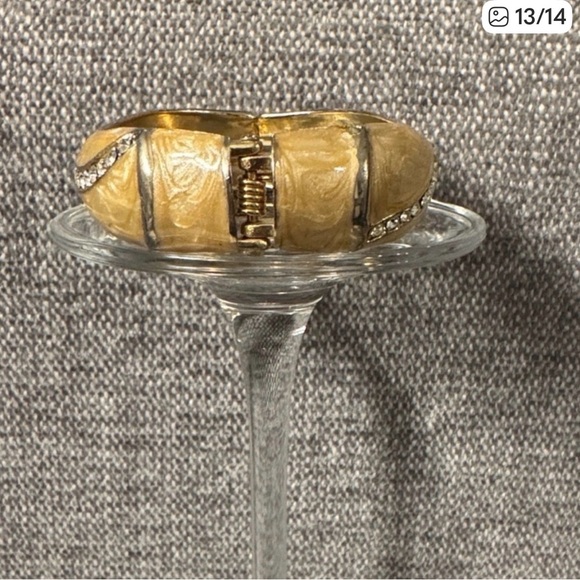 Gold Tone Rhinestone Two Tone Bangle Bracelet Cuff 🤩SEE OFFER IN DESCRIPTION🤩 - Picture 7 of 8